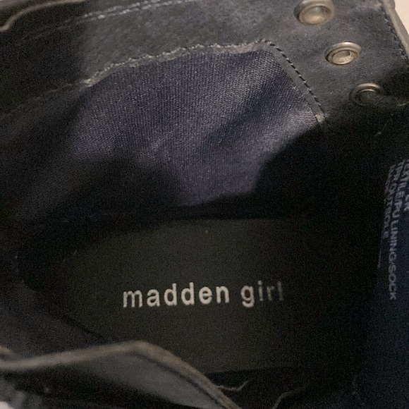 Madden Girl Navy Blue Suede Leather boots - Picture 5 of 6